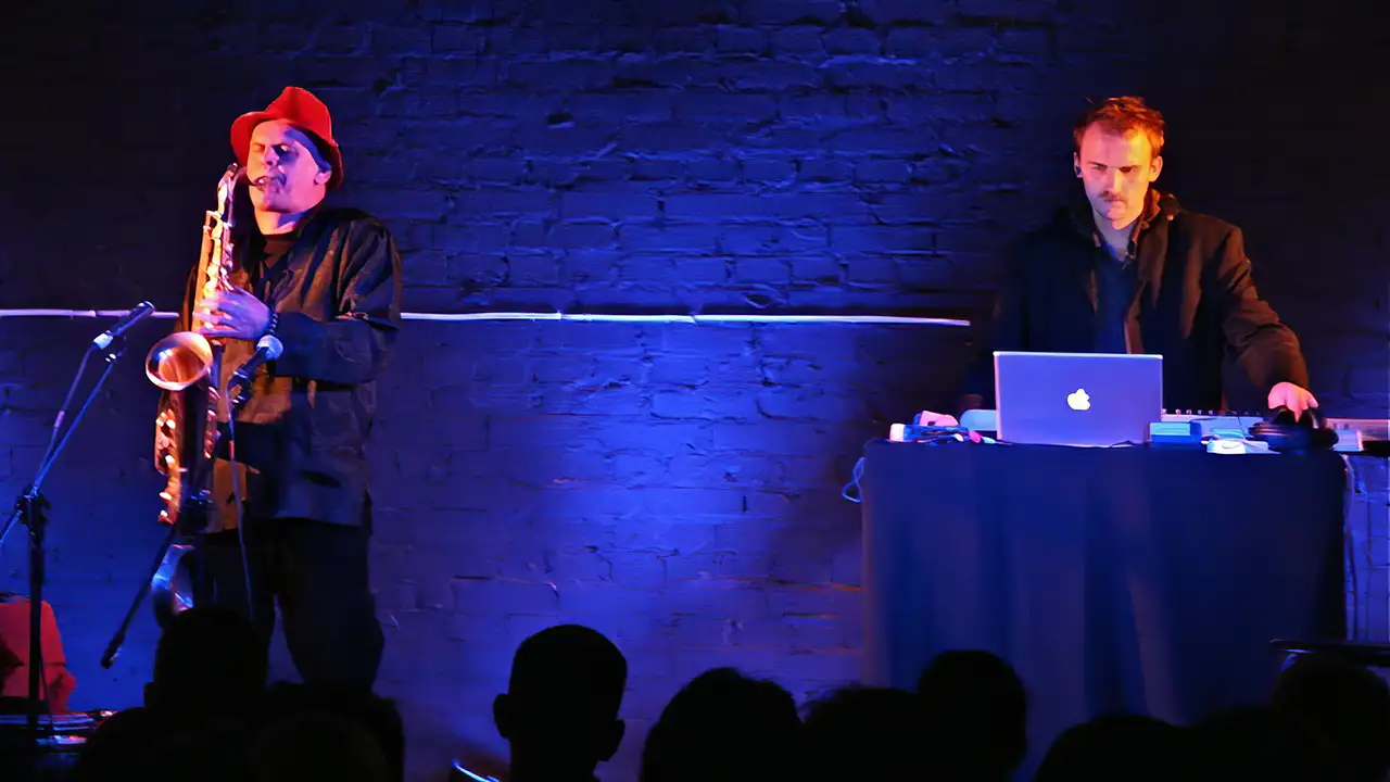 KINIOR AND MAKARUK LIVE IN CONCERT